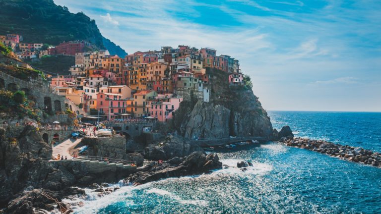 The 5 Best Eco-Friendly Destinations for People Who Love to Hike eco-friendly for hikers